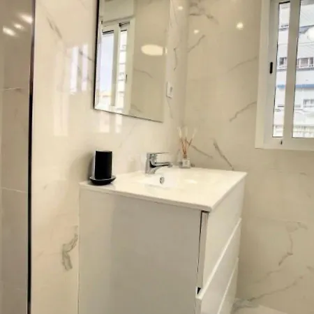 Urban&vacay! - City Centre Apartment