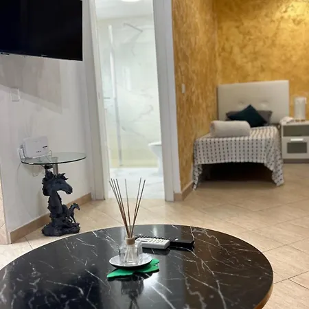 Urban&vacay! - City Centre Apartment *